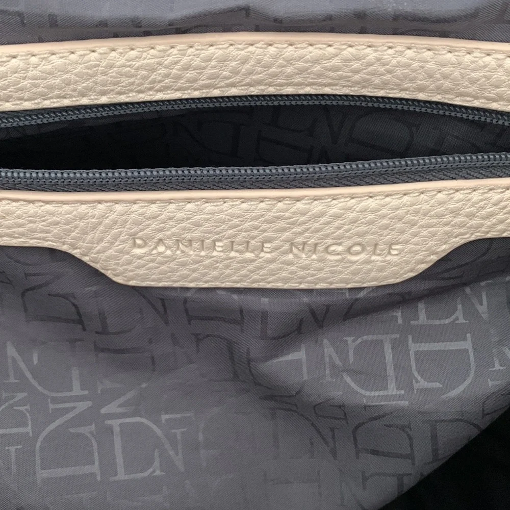 Danielle Nicole backpack off-white vegan faux leather purse - Picture 10 of 12